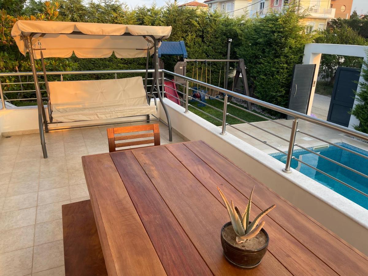 Luxury Villa Loutraki With Private Heated Pool Buitenkant foto