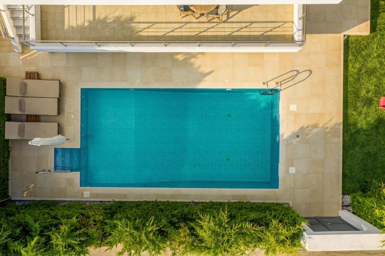 Luxury Villa Loutraki With Private Heated Pool Buitenkant foto