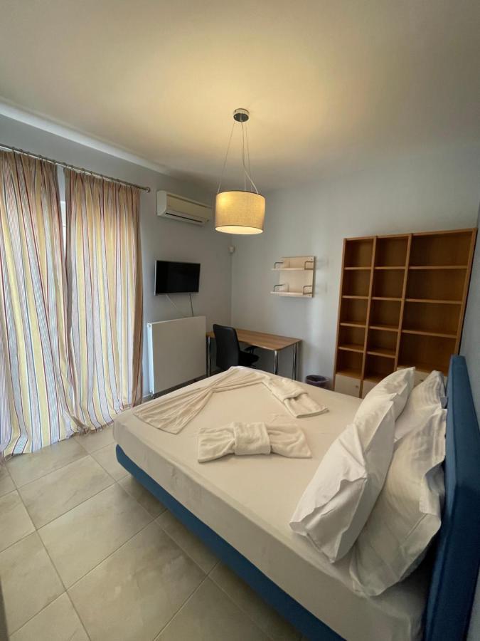 Luxury Villa Loutraki With Private Heated Pool Buitenkant foto