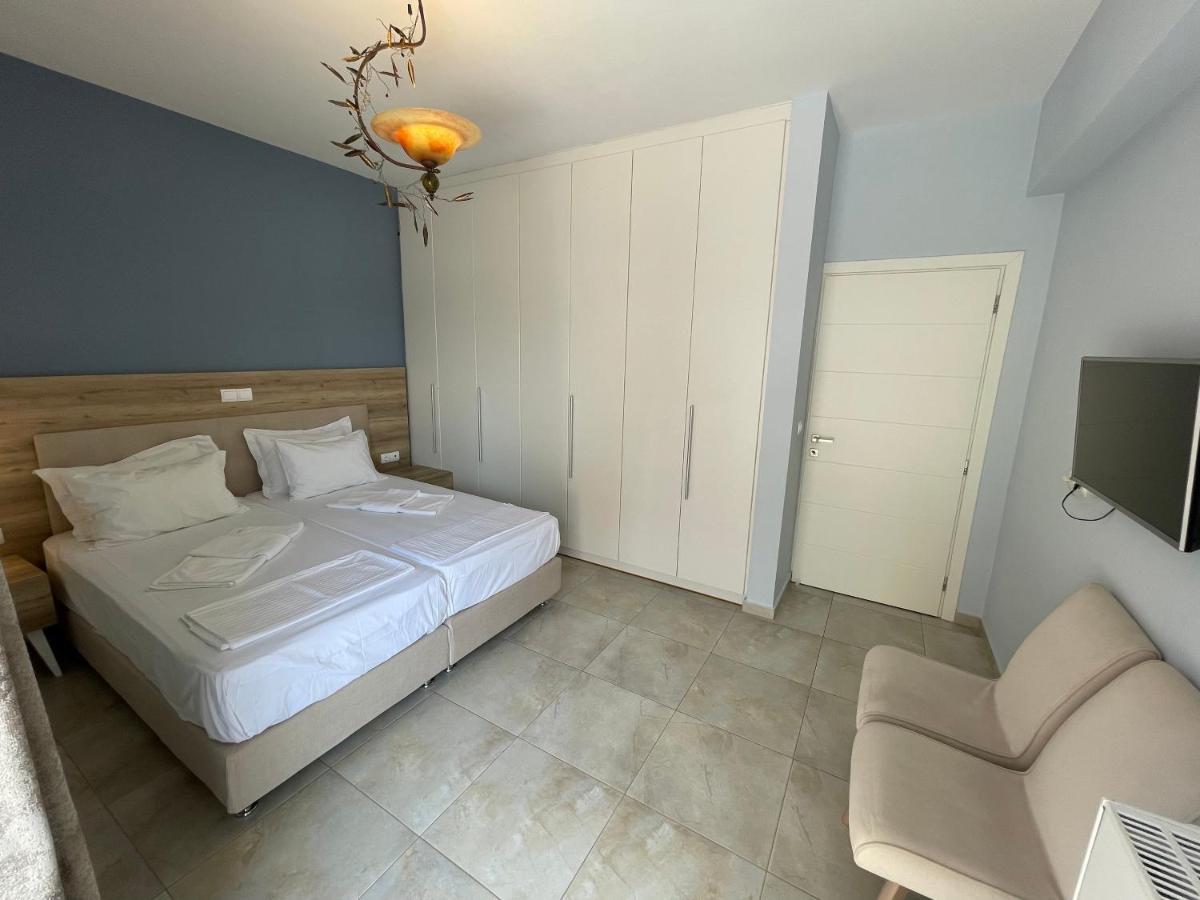 Luxury Villa Loutraki With Private Heated Pool Buitenkant foto