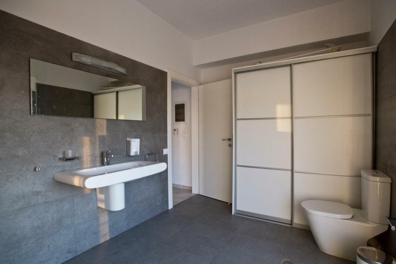 Luxury Villa Loutraki With Private Heated Pool Buitenkant foto