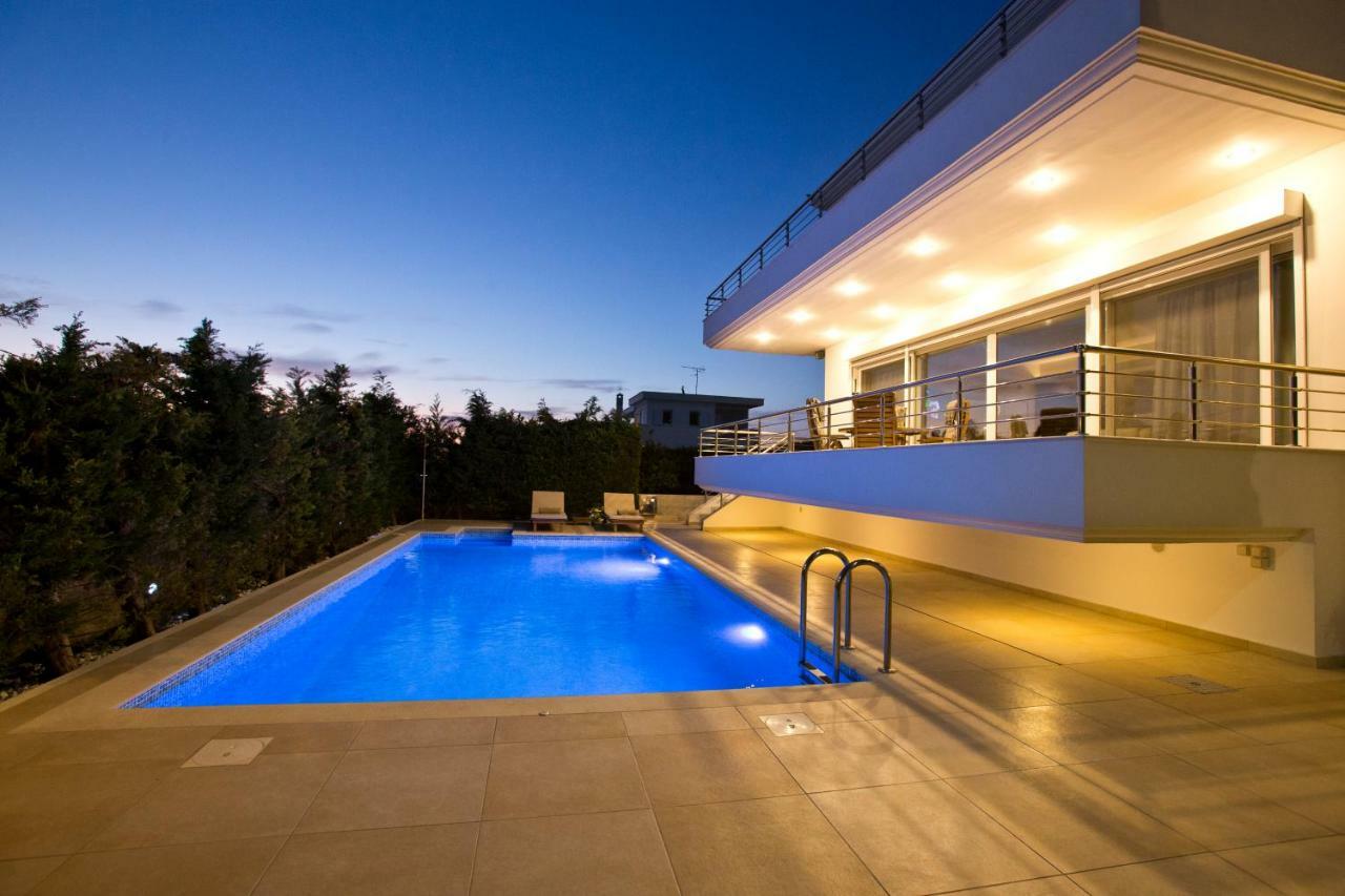 Luxury Villa Loutraki With Private Heated Pool Buitenkant foto