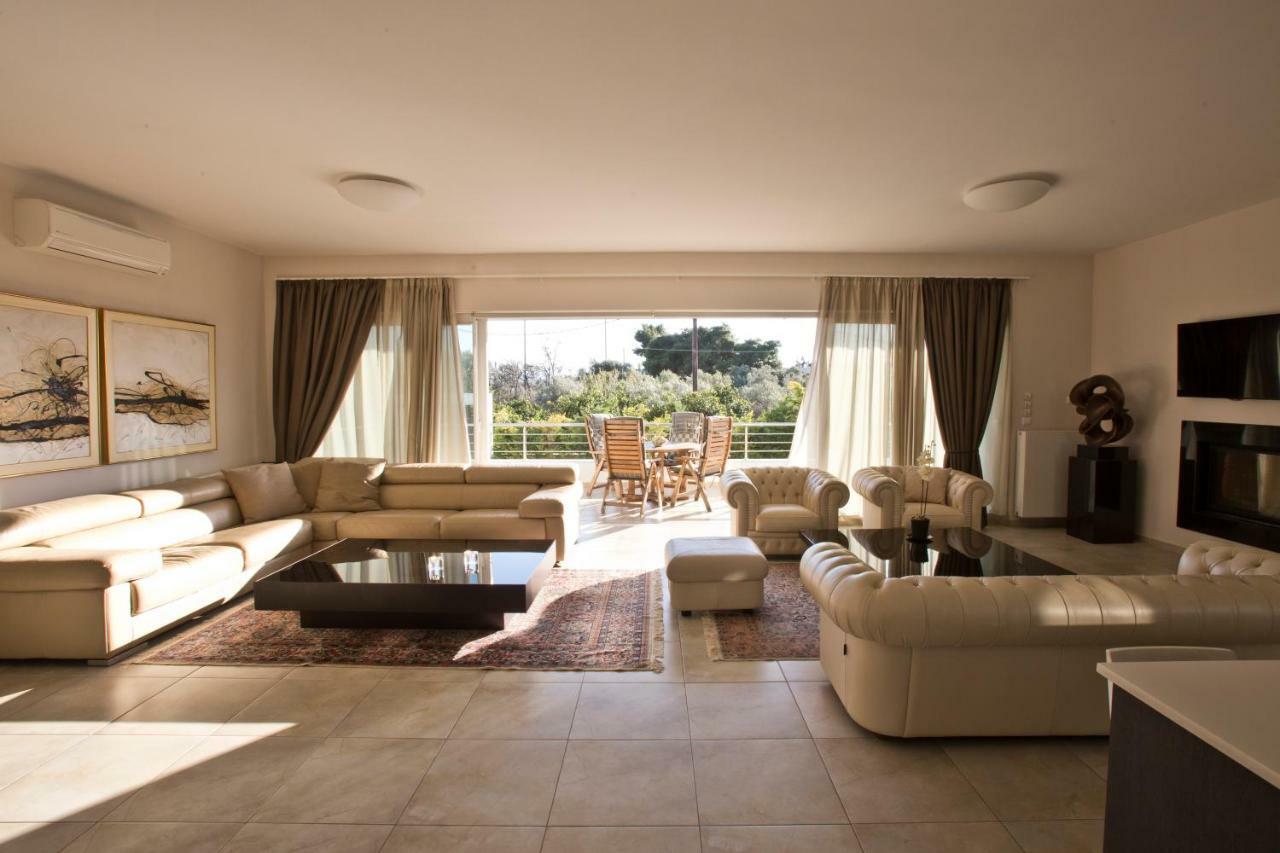Luxury Villa Loutraki With Private Heated Pool Buitenkant foto